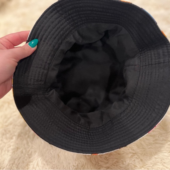 Butterfly Bucket Hat 🦋 - Picture 3 of 4